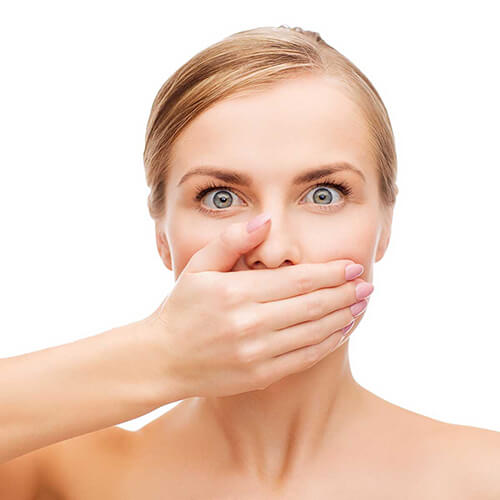 Одной из часто встречающихся проблем сегодняшней медицины является неприятный запах изо рта. Чем же вызвано появление неприятного запаха изо рта, и как с этим бороться?